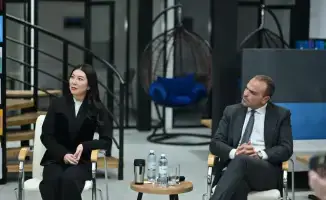 Обсуждение возобновляемых источников энергии и подготовки кадров в сфере 'зеленой' экономики на лекции в университете Жубанова