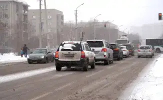 В Казахстане принят национальный стандарт для противогололедных материалов с целью улучшения безопасности зимой