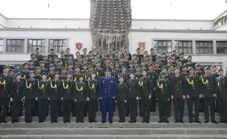 Министр обороны Казахстана увековечил память офицера, погибшего в Ираке, в военном вузе Турции