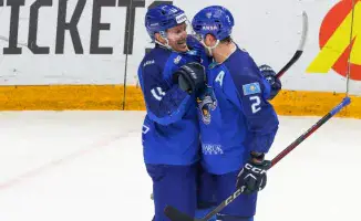 Астана готовится к хоккейной битве: 'Барыс' против 'Металлурга'