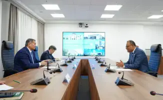 Саясат Нурбек и Мохамед Баматраф обсуждают академическую мобильность в Университете Мердок