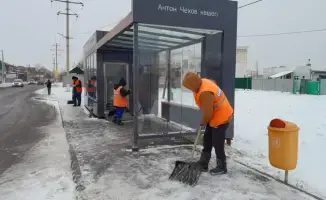 Астана: снегопад превратил улицы в каток!