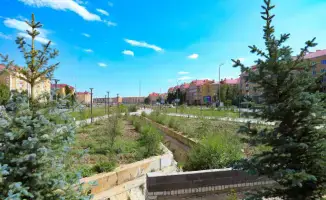Актобе: парки и скверы расцветают под крылом спонсоров