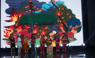 Спасатели учат детей безопасности в Алматинской области