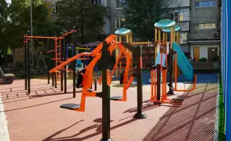 В Медеуском районе Алматы завершен капитальный ремонт 60 дворов с установкой современных площадок