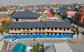 В Алматы начался снос незаконного здания в мкр. Таугуль-3
