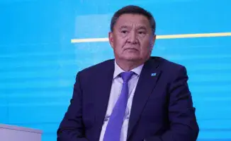 Журналисты задали вопрос Акиму Акмолинской области Марату Ахметжанову о плохом состоянии придорожных туалетов на трассе Астана – Бурабай, что вызвало недовольство со стороны Акима.