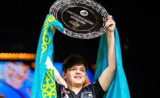 Казахстанский снайпер Даниил 'molodoy' Голубенко и команда Furia завоевали титул лучших в мире на турнире с призовым фондом в миллион долларов!