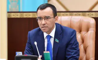 Ашимбаев: Нет противостояния между правительством и Сенатом, не ищите заговор