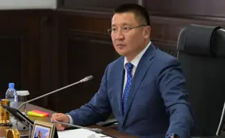 Аким Павлодарской области Асаин Байханов: шутки в Threads вызывают критику и похвалу