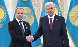 Токаев в Астане наградил Дворковича орденом