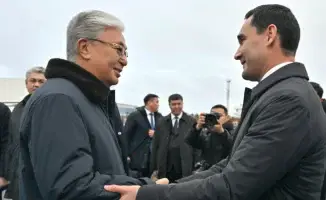 Токаев и президент Туркменистана: встреча в аэропорту Астаны