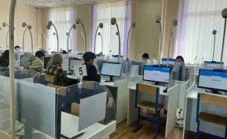В Казахстане абитуриенты получат возможность выбора: новый формат ЕНТ или традиционный тест, что изменит подход к поступлению в вузы