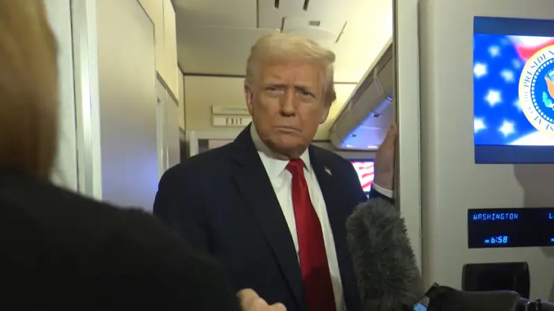 Трамп направил посланников к Путину и Зеленскому для согласования мирного плана {city2}