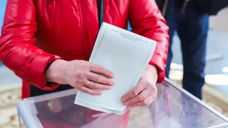 В Казахстане предложили приостановить выборы акимов районного уровня: депутаты Мажилиса Ерлан Саиров и Мархабат Жайымбетов выступили с инициативой пересмотра механизма выборов. {city2}