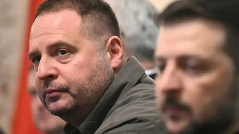 Зеленский отправил в отставку главу офиса президента Украины Андрея Ермака {city2}