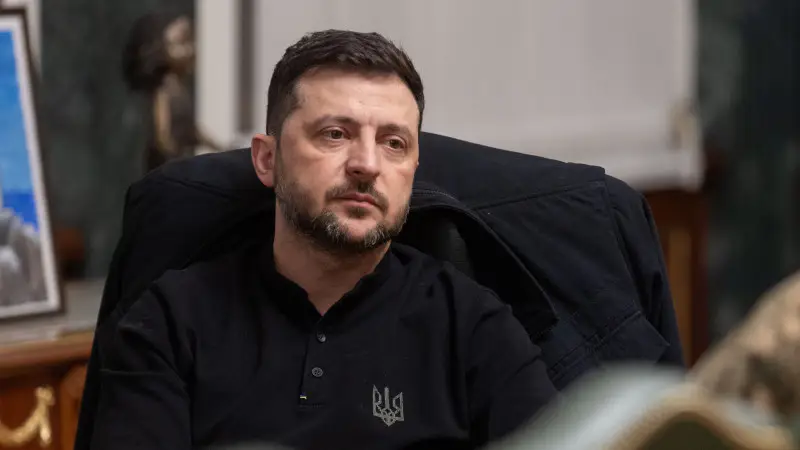 Зеленский отправляет "мирный караван" в Вашингтон: Украина и США продолжают дипломатический танец {city2}