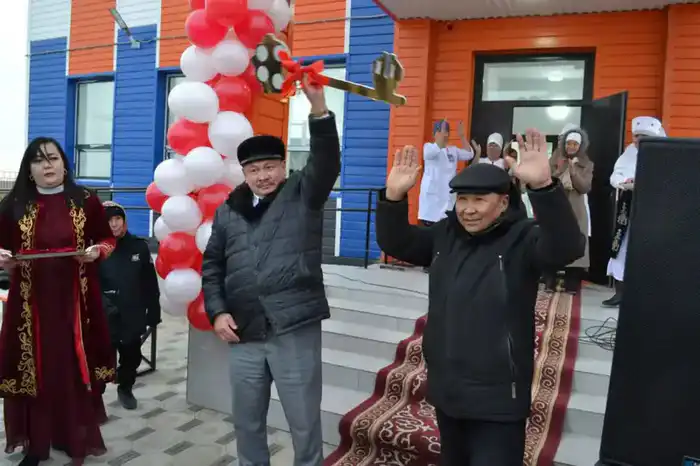 Открытие современных медицинских пунктов в селах Сарысае и Шокысу Шалкарского района {city2}
