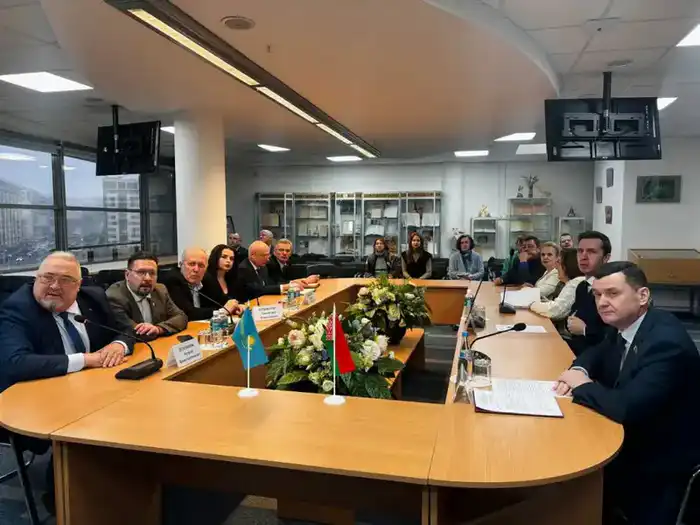 Фотоальбом казахстанцев в партизанском движении Беларуси 1941-1944 {city2}