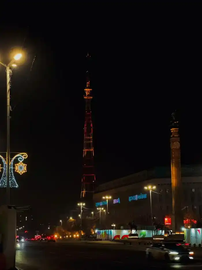 Ко Дню Независимости телебашня Алматы засияла в новом свете (2)