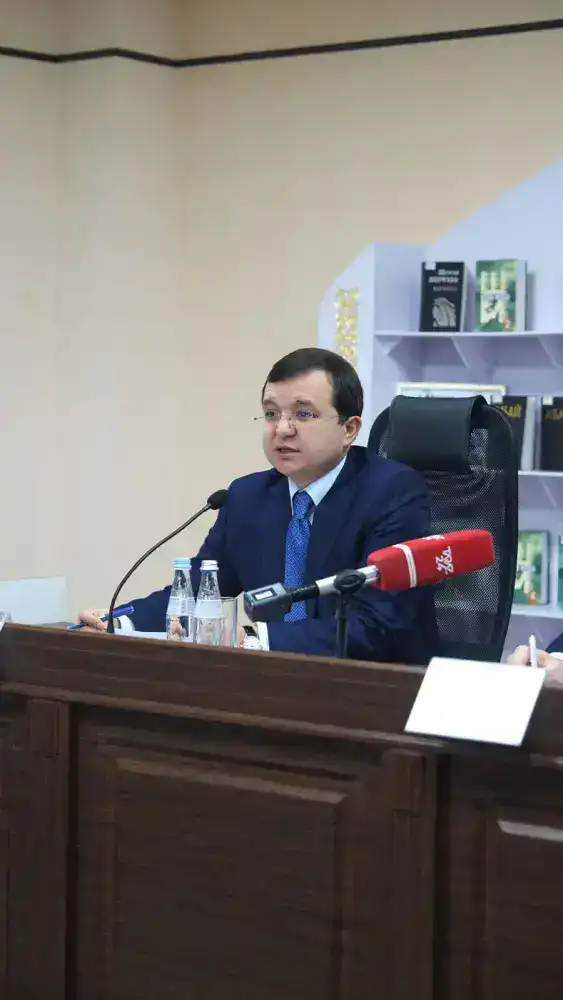 Развитие транспортной инфраструктуры в Жамбылской области расширение авиамаршрутов строительство автомобильного моста {city2}