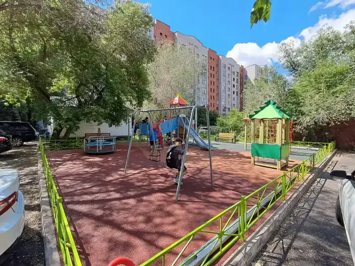 Завершение благоустройства района Сарыарка: новые общественные пространства и обновленные дворы {city2}