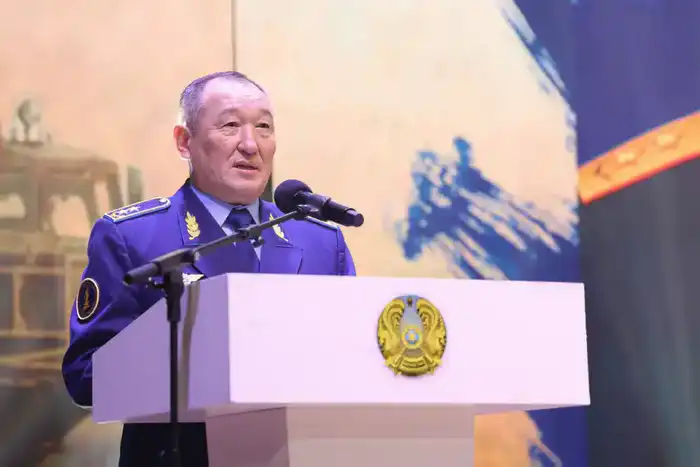 В Астане ветерана Сил воздушной обороны Копена Ахмадиева поздравили с юбилеем (2)