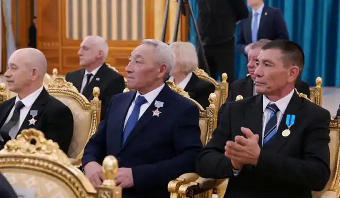 Глава государства поздравил работников энергетической отрасли с профессиональным праздником {city2}