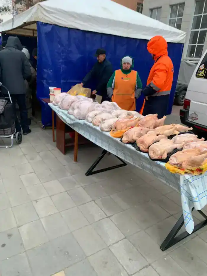 В Костанае прошла сельхозярмарка: 332 тонны продукции от 90 производителей {city2}