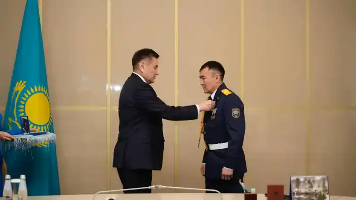 Пожарный МЧС награжден государственной наградой {city2}