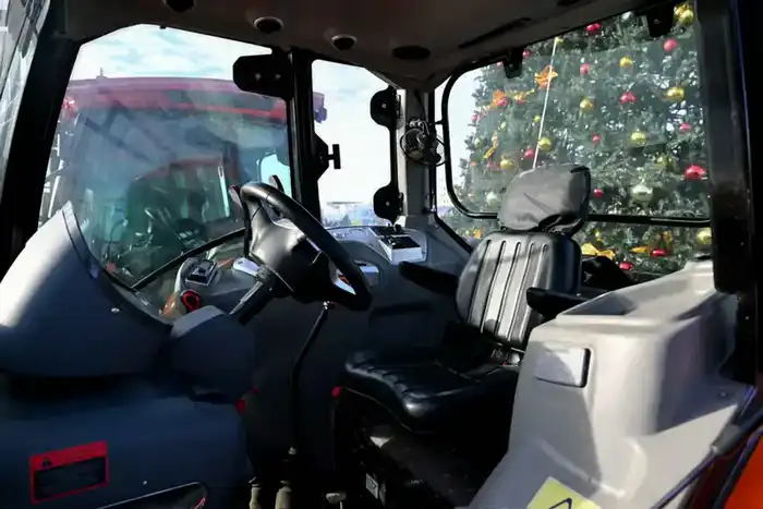 Вручение 20 тракторов победителям конкурса «Үлгілі ауыл»: новые возможности для сельского хозяйства региона {city2}