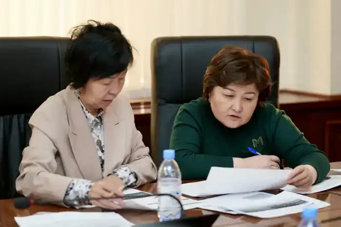 Обсуждение обновлённой Национальной рамки квалификаций и цифровых инструментов в Минэнерго {city2}