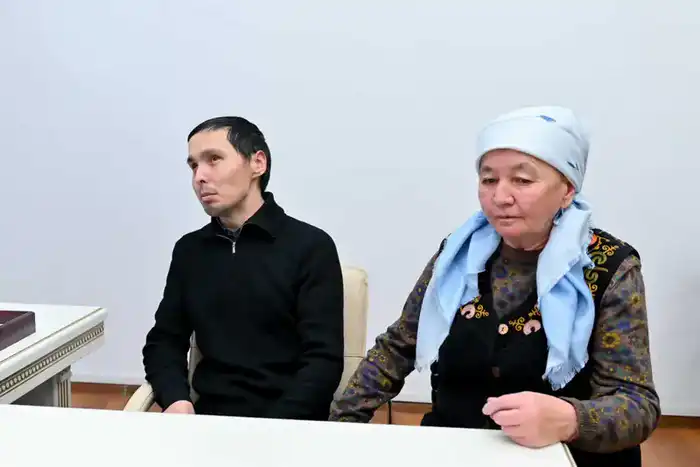 Аким области провел прием жителей Аягозского района по личным вопросам (10)