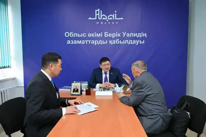 Аким области провел личный прием жителей района Жаңасемей (10)
