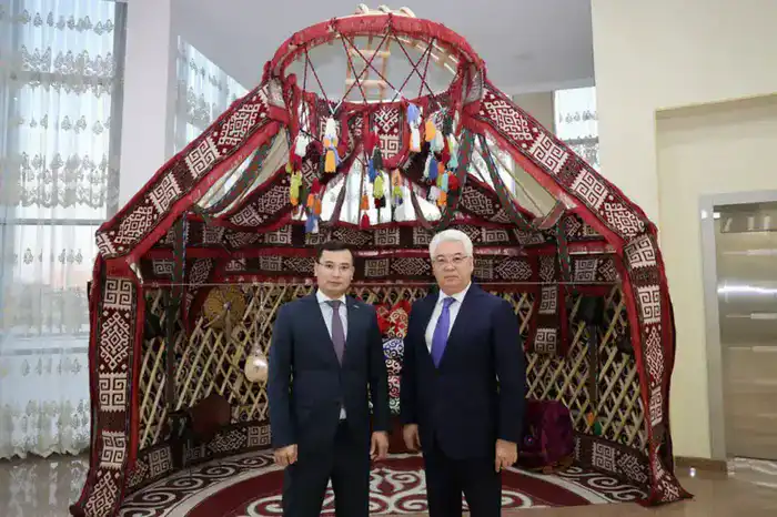 Состоялась встреча Посла Казахстана в Узбекистане Бейбута Атамкулова с Председателем Комитета индустрии туризма Министерства туризма и спорта Республики Казахстан Нуртасом Карипбаевым (2)