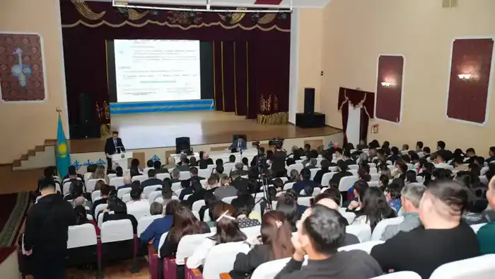 Аким ВКО провел встречу с населением района Самар (2)