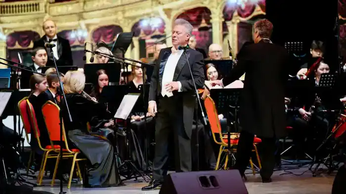 В ВКО состоялся концерт Заслуженного артиста РК Вячеслава Ткача (4)