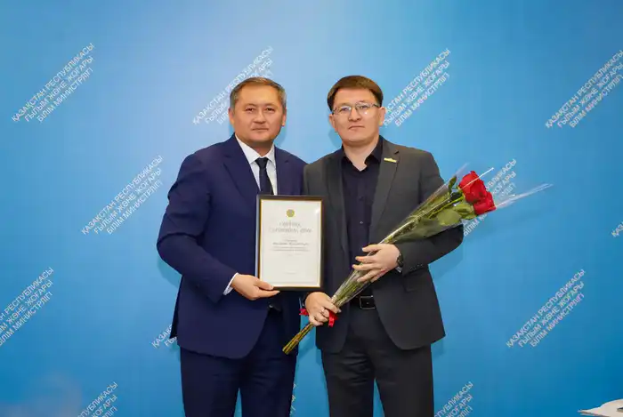 ИСПОЛНЕНИЕ ПОРУЧЕНИЯ ПРЕЗИДЕНТА: В АСТАНЕ МОЛОДЫМ УЧЕНЫМ ВРУЧИЛИ СЕРТИФИКАТЫ НА КВАРТИРЫ (8)