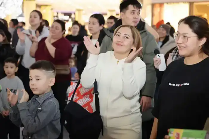 Музыкальное выступление Нацгвардии в столице создало атмосферу праздника для горожан {city2}