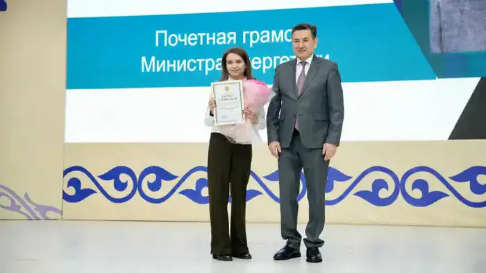 В Восточном Казахстане награждены представители энергетической отрасли (7)