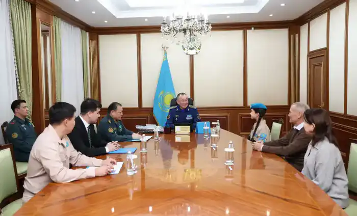 Звезда на музыкальном небосводе: министр обороны приветствует Жасмину Тузелову после успешного выступления на «Голос. Дети» {city2}