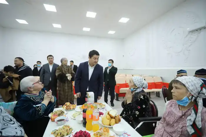 Глава региона поздравил получателей услуг Центра специальных социальных услуг № 2 с Новым годом (8)