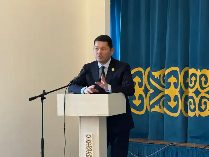 В Алматы представлены архивные документы о Бауыржане Момышулы на конференции {city2}