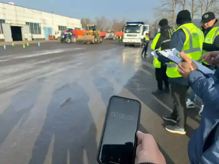 Год рабочих профессий: лучших водителя техники и механизатора определяли в Астане (4)