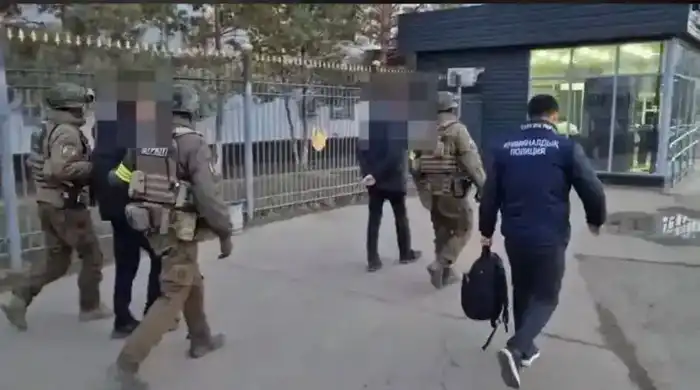 В Уральске задержан мужчина по подозрению в кражах из частных домов {city2}