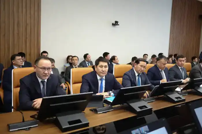 В акимате области рассмотрели ход отопительного сезона (3)