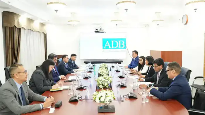 Министр экологии Казахстана и Генеральный директор АБР обсудили сотрудничество в области экологии {city2}