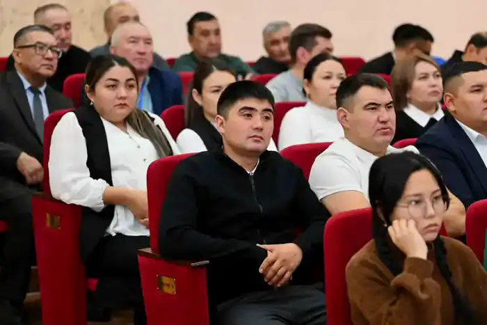 Аким области встретился жителями района Жаңасемей (7)