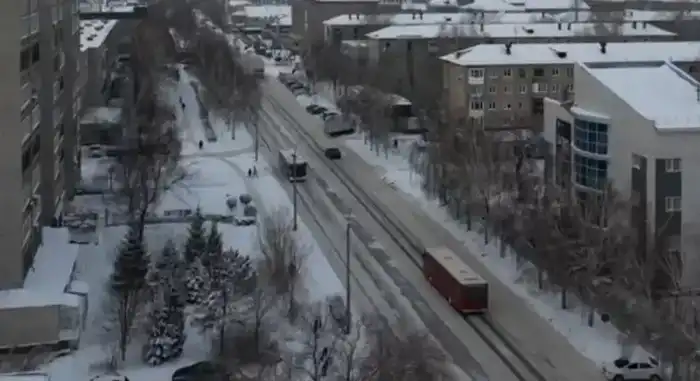 Аким ВКО проверил очистку улиц Усть-Каменогорска от снега и работу транспорта (9)