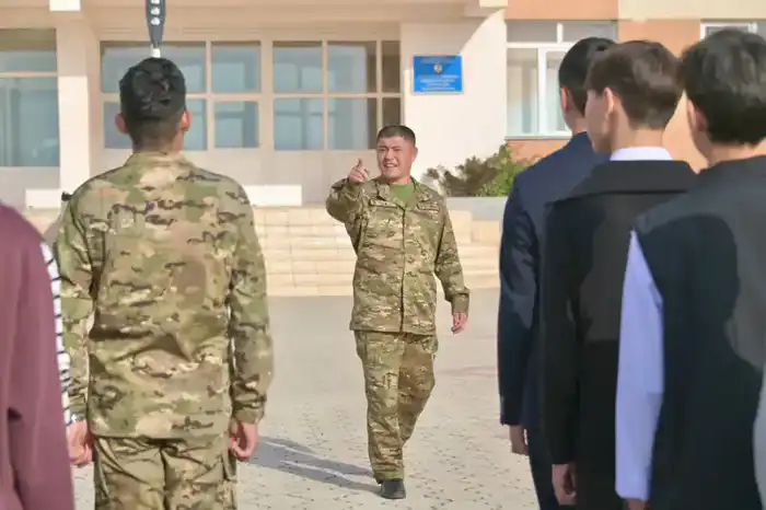 В Казахстане обновлены правила НВП: армия усиливает подготовку допризывников {city2}